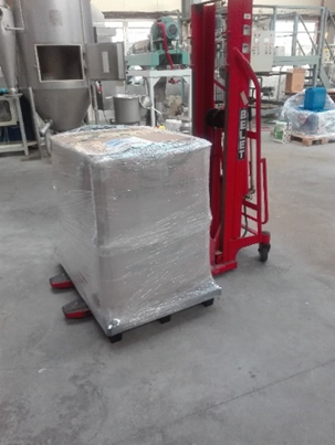 SigutLabs_Figure 3: 350 kg of successfully refined oil ready for dispatch